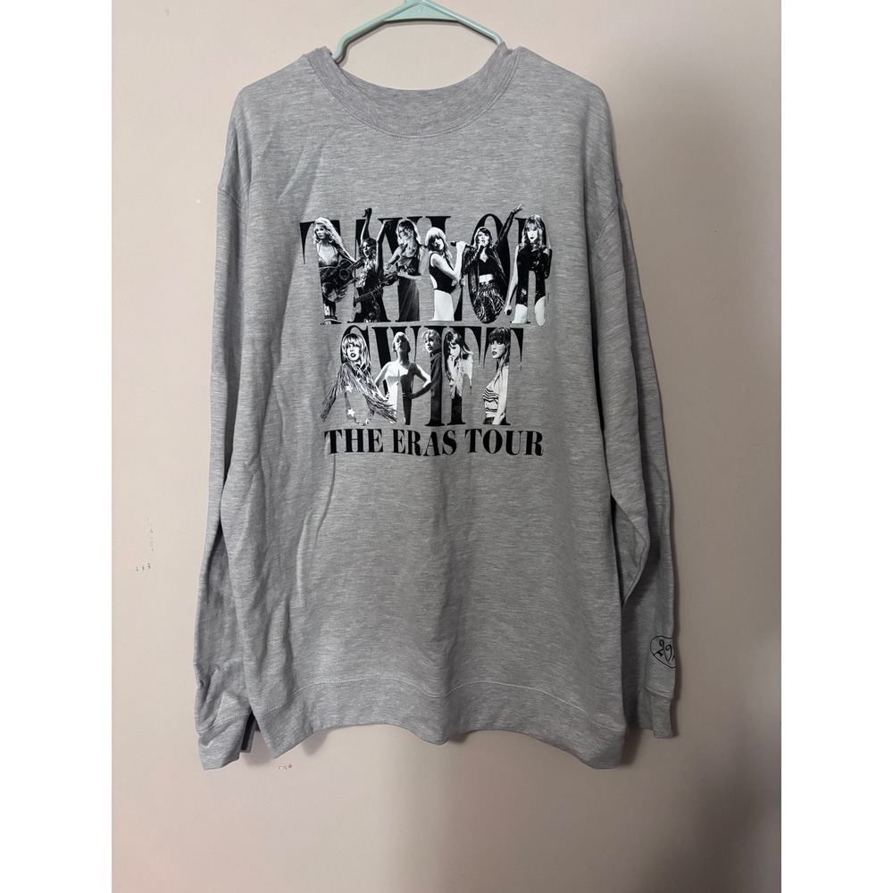 Taylor Swift The Eras Tour‎ 2023 Heather Gray Graphic Crewneck Sweatshirt XL